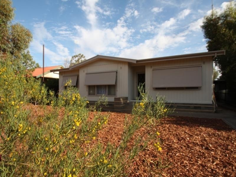 2 Waltham Street, Berri SA 5343