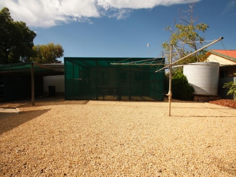 2 Waltham Street, Berri SA 5343