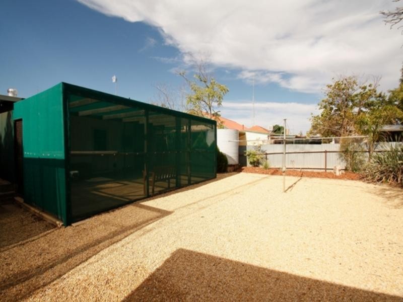 2 Waltham Street, Berri SA 5343