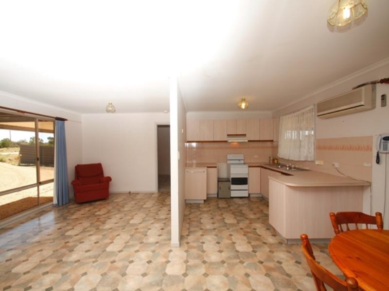 93 Paruna Road, Loxton SA 5333