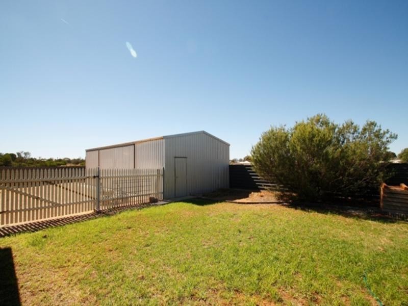 93 Paruna Road, Loxton SA 5333
