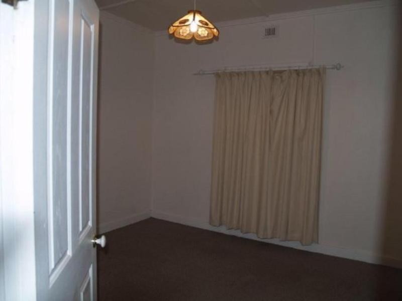 24 Lawrie Terrace, Waikerie SA 5330