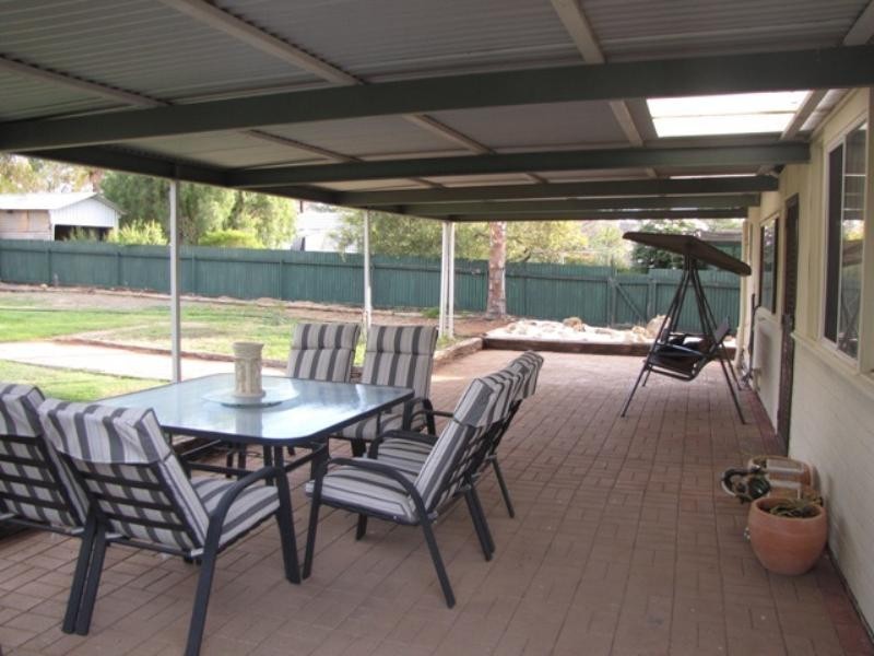 17 Laffer Street, Barmera SA 5345