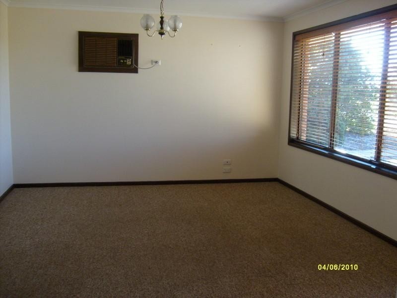 1 Robertson Avenue, Loxton SA 5333