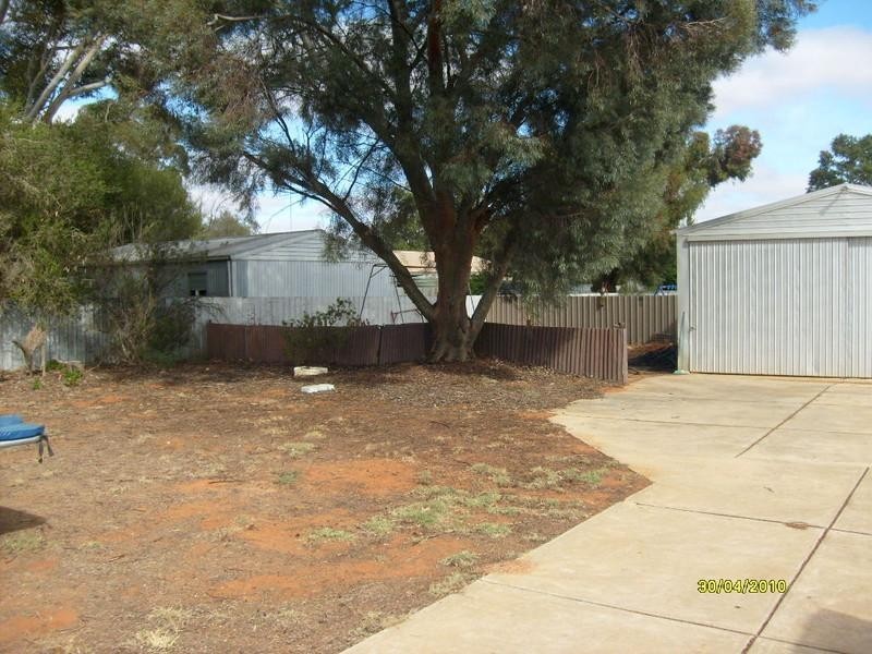 1 Robertson Avenue, Loxton SA 5333