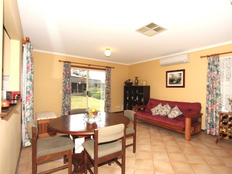 4 Crocker Crescent, Loxton SA 5333