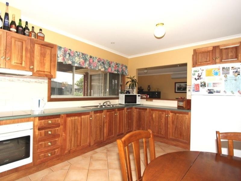 4 Crocker Crescent, Loxton SA 5333