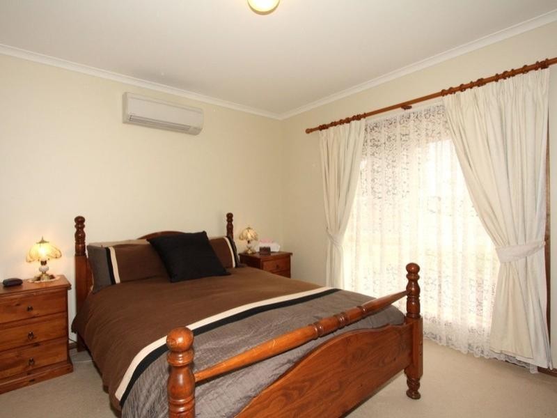 4 Crocker Crescent, Loxton SA 5333