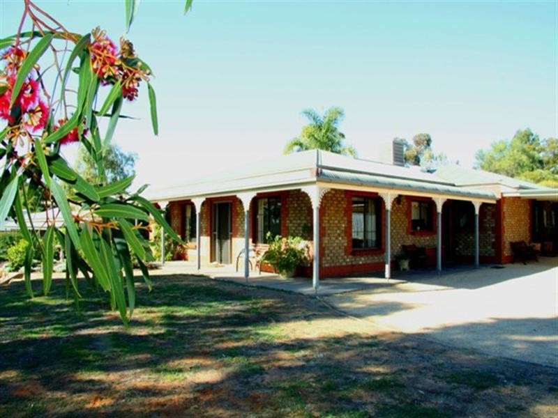 23 Hilltop Drive, Loxton SA 5333