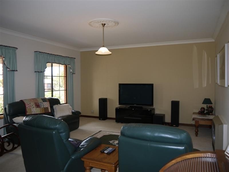 23 Hilltop Drive, Loxton SA 5333