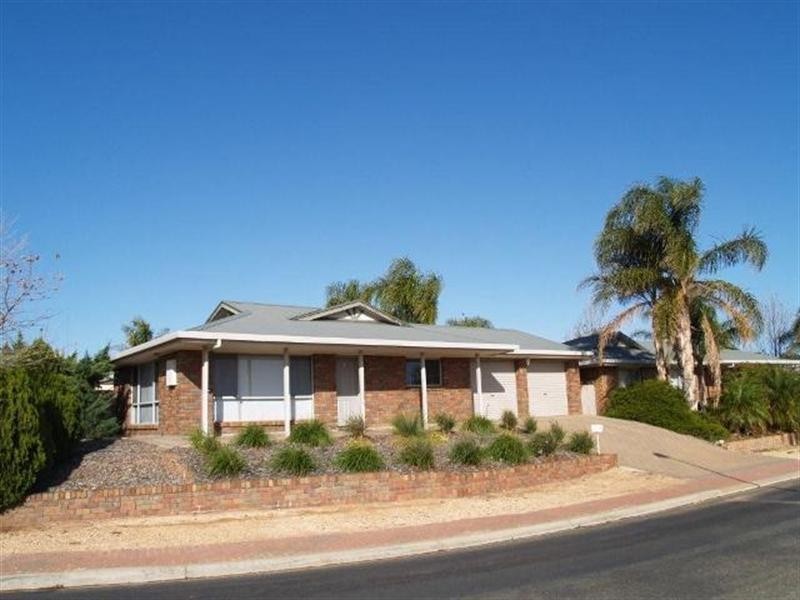 2 Edwards Crescent, Waikerie SA 5330