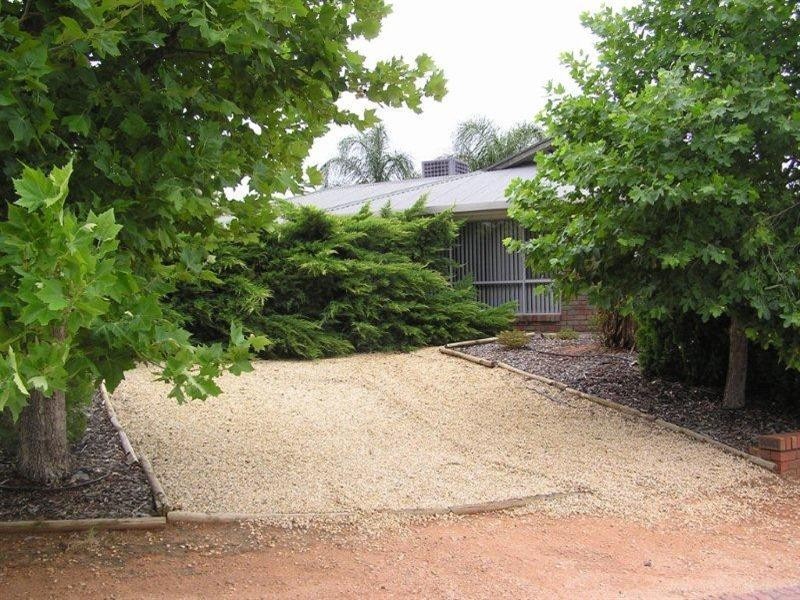 2 Edwards Crescent, Waikerie SA 5330