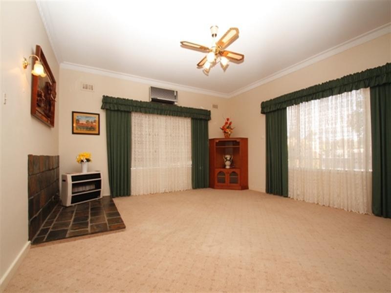 11 Fourth Street, Loxton SA 5333