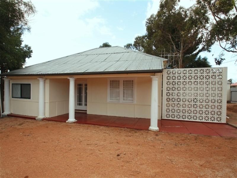 27 Lake Avenue, Barmera SA 5345