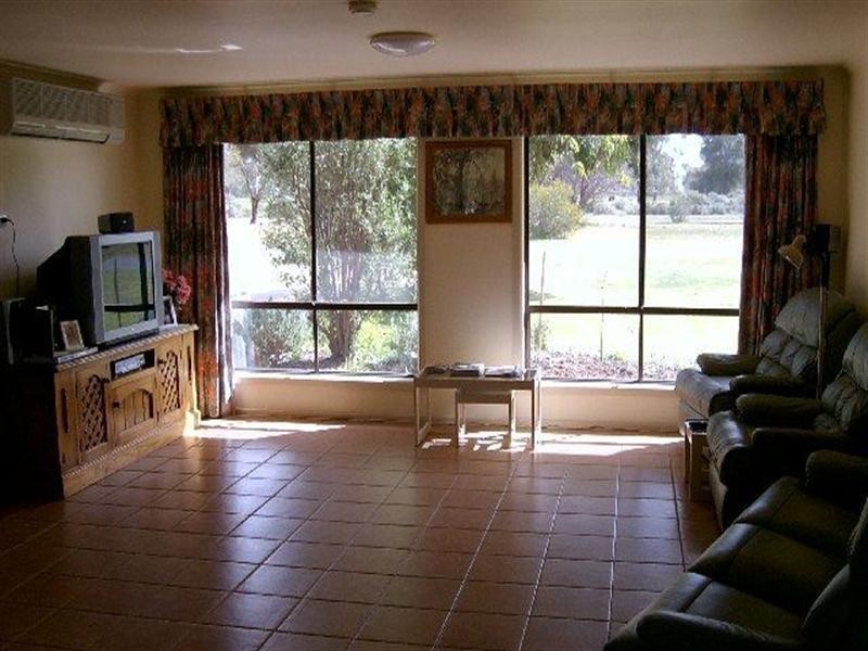 13 Maple Street, Barmera SA 5345