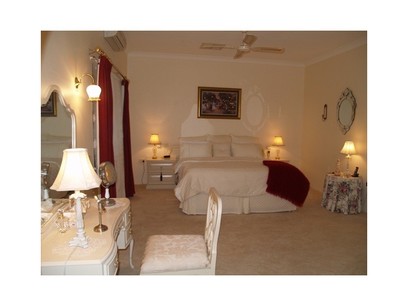 18 Dearman Road, Waikerie SA 5330