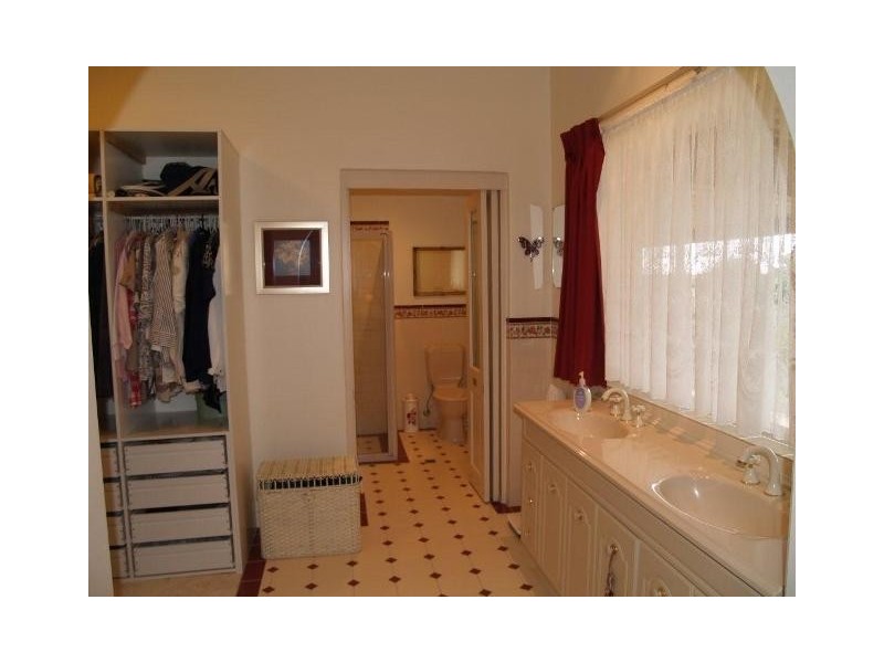 18 Dearman Road, Waikerie SA 5330