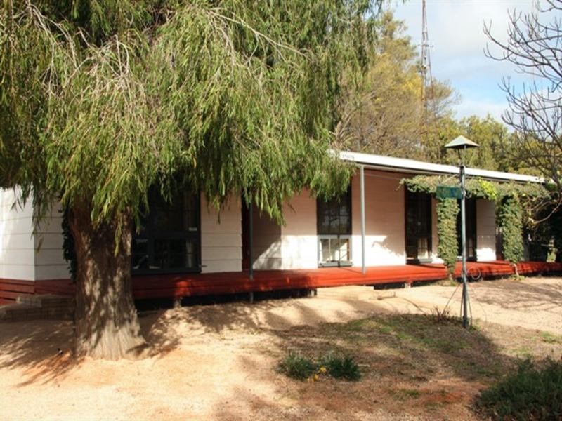 207 Rex Andrew Road, Waikerie SA 5330