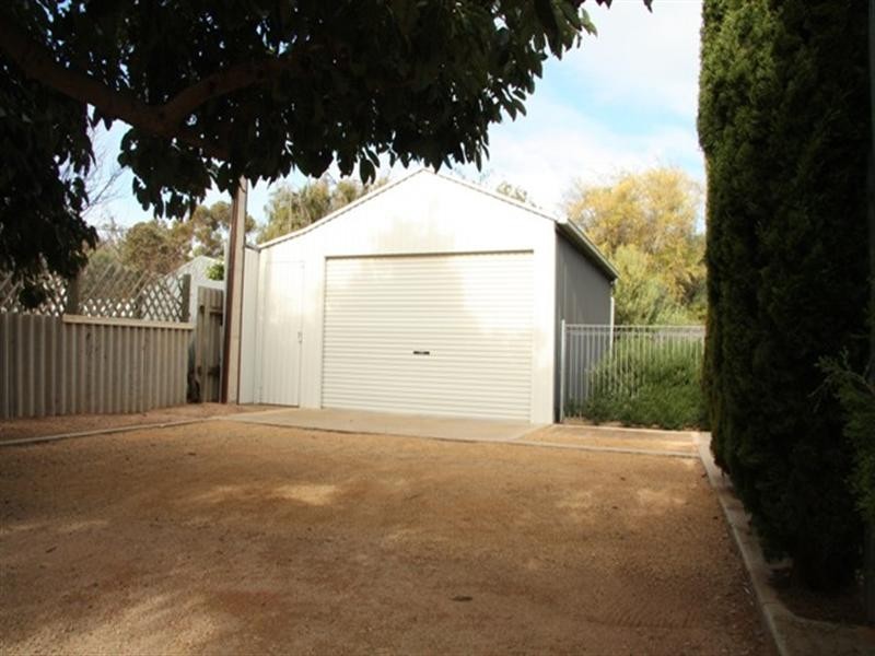 207 Rex Andrew Road, Waikerie SA 5330