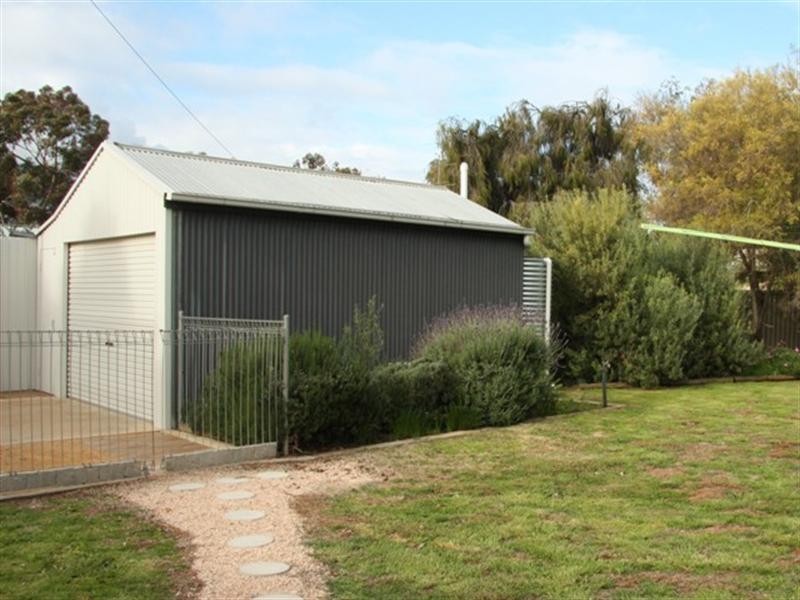 207 Rex Andrew Road, Waikerie SA 5330