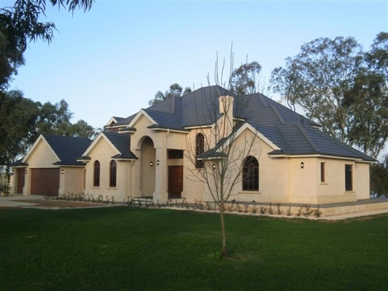 1 Ian Showell, Renmark SA 5341