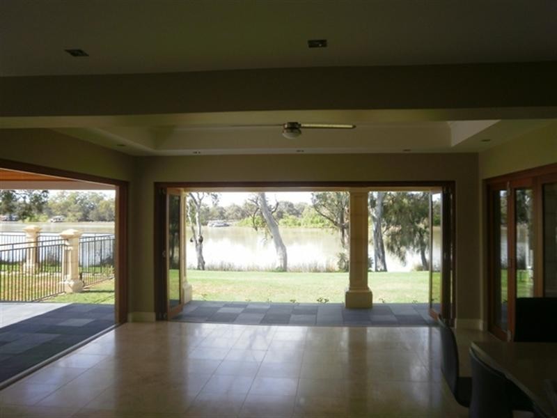 1 Ian Showell, Renmark SA 5341