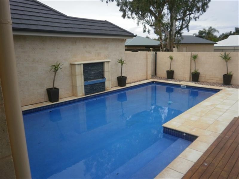 1 Ian Showell, Renmark SA 5341