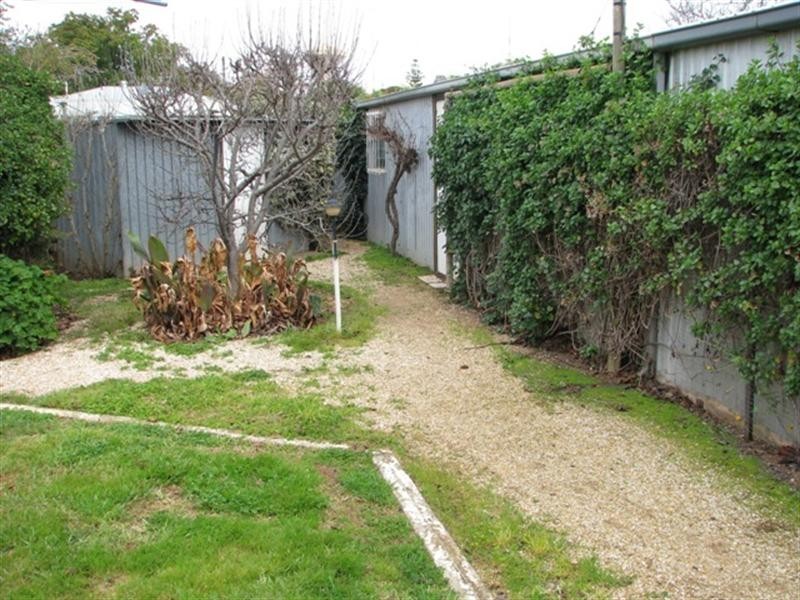 11 McCutcheon Street, Waikerie SA 5330