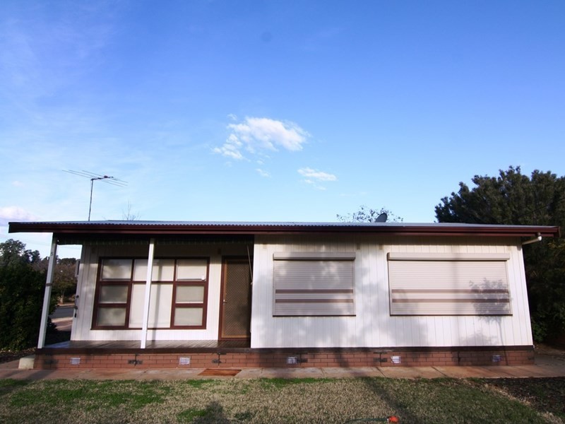 5 Eringa Avenue, Loxton SA 5333