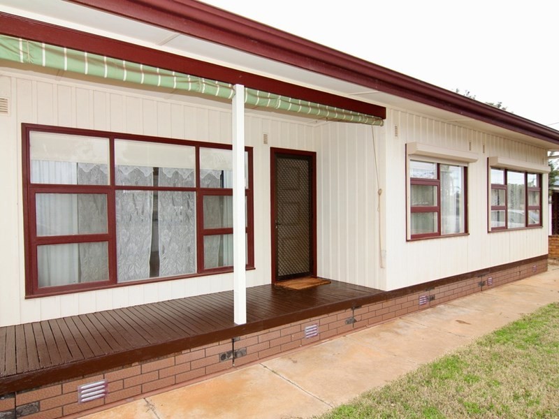 5 Eringa Avenue, Loxton SA 5333