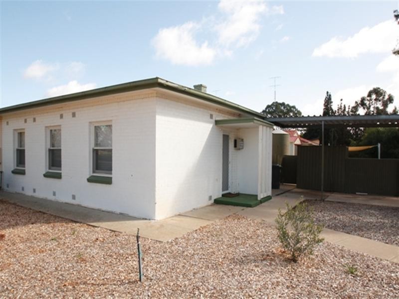 12 Trenaman Crescent, Berri SA 5343