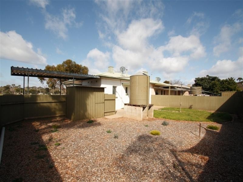 12 Trenaman Crescent, Berri SA 5343