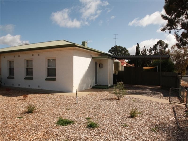 12 Trenaman Crescent, Berri SA 5343