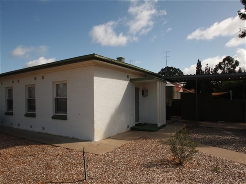 12 Trenaman Crescent, Berri SA 5343