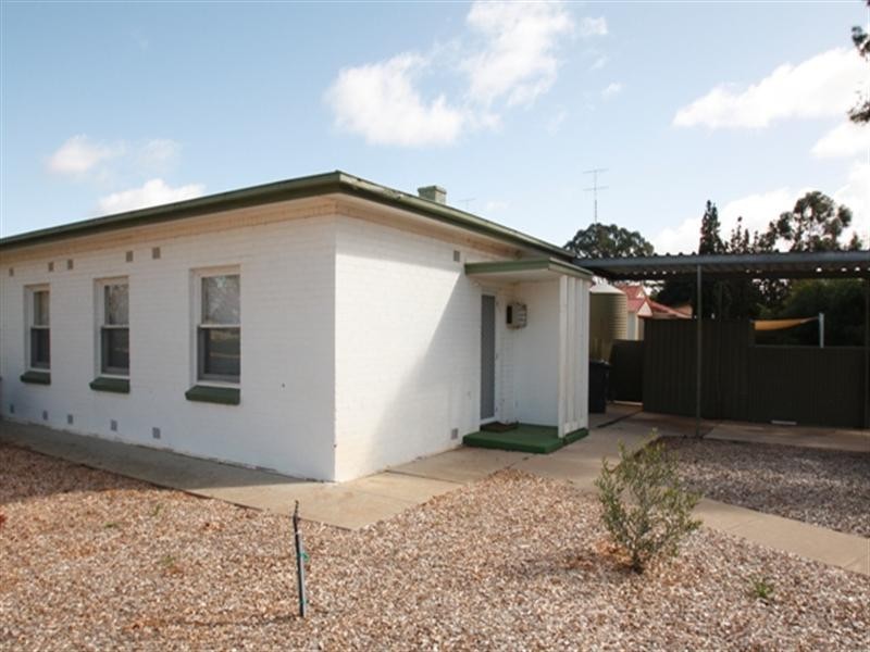 12 Trenaman Crescent, Berri SA 5343