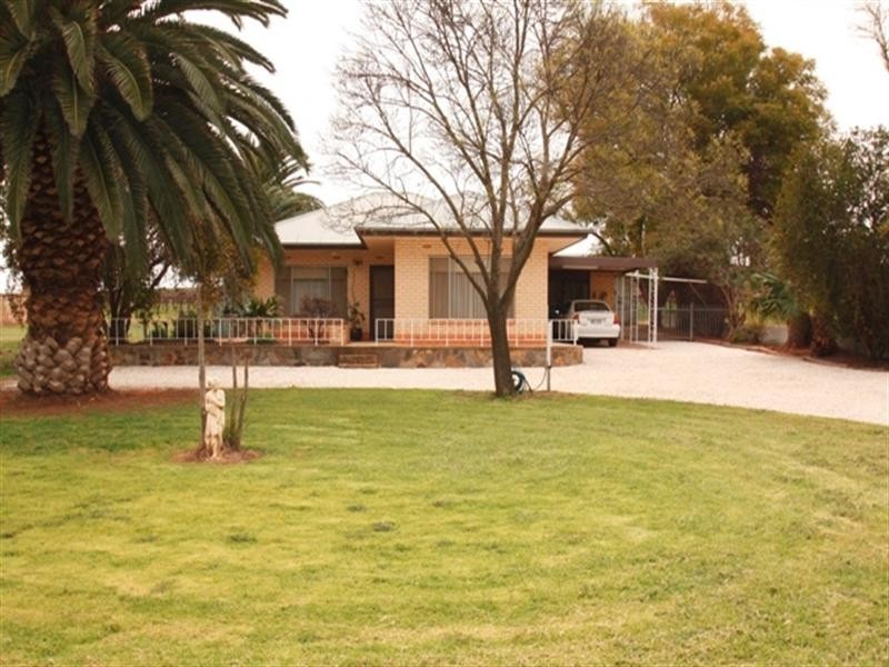 3 Middleton Road, Loxton SA 5333