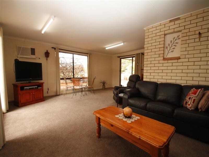 3 Middleton Road, Loxton SA 5333