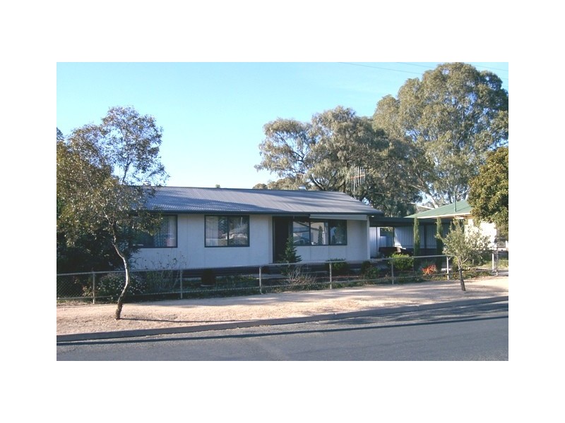 33 Mortimer Road, Berri SA 5343