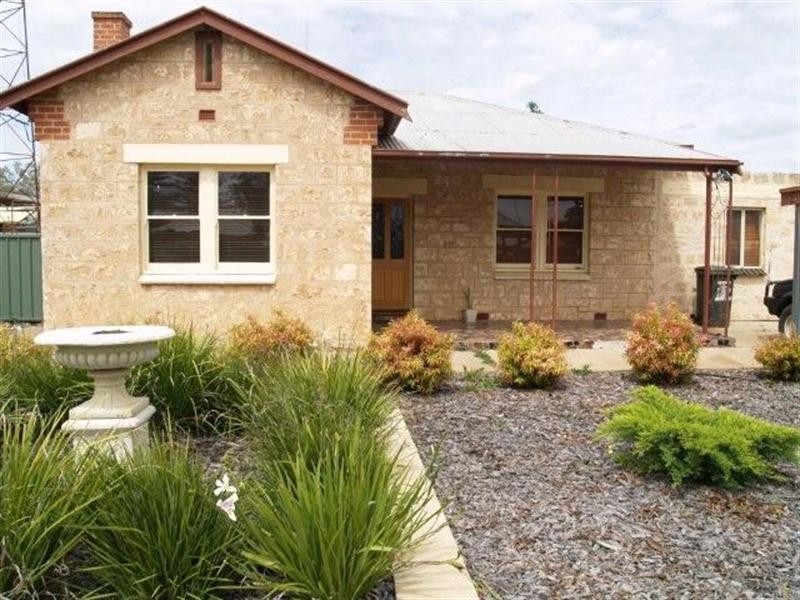 13 Heming Street, Waikerie SA 5330