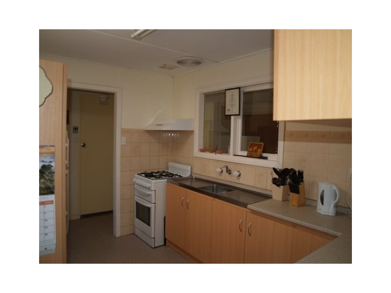 31 Upcher Street, Blanchetown SA 5357