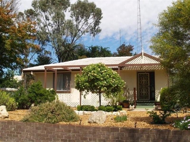 10 Strangman Road, Waikerie SA 5330