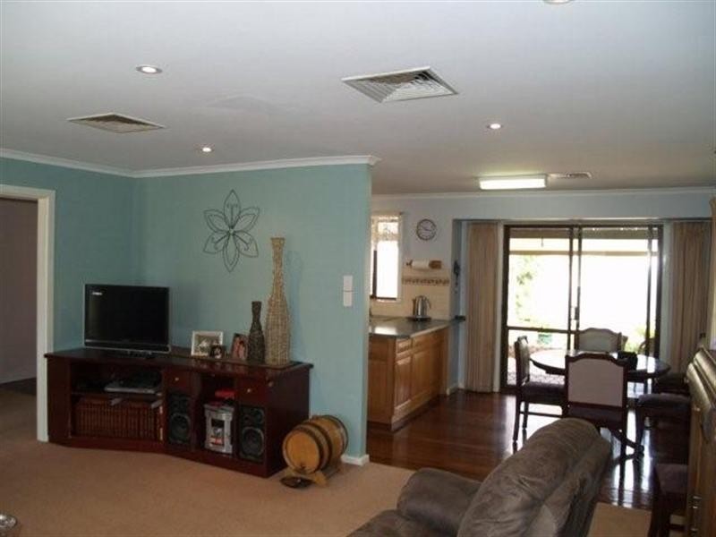 10 Strangman Road, Waikerie SA 5330