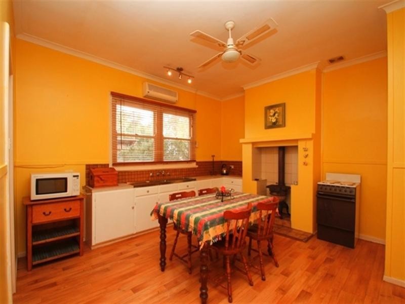 96 Drummond Avenue, Loxton SA 5333