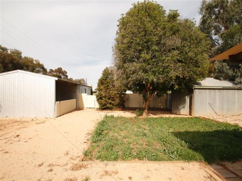 96 Drummond Avenue, Loxton SA 5333