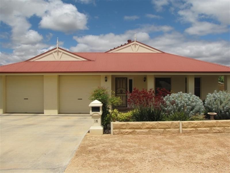 16 Jarvis Street, Berri SA 5343