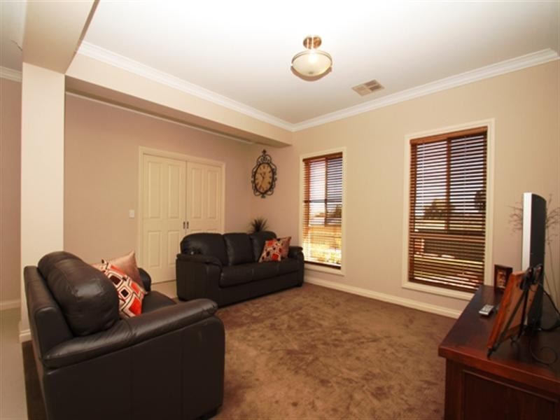 7a McEwen Drive, Loxton SA 5333