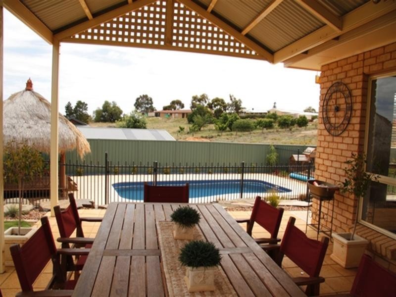 7a McEwen Drive, Loxton SA 5333