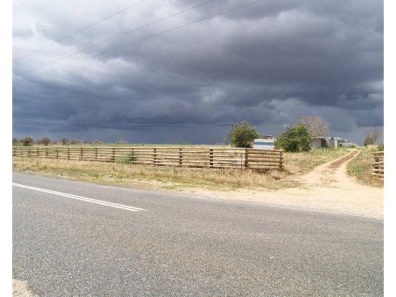 Lts 1, 3 and 4 Taylorville Road, Waikerie SA 5330