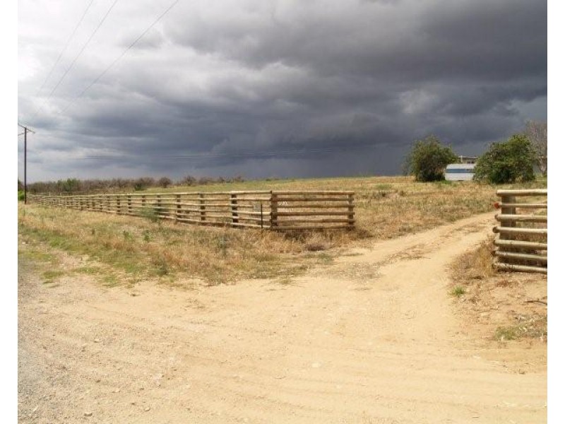 Lts 1, 3 and 4 Taylorville Road, Waikerie SA 5330