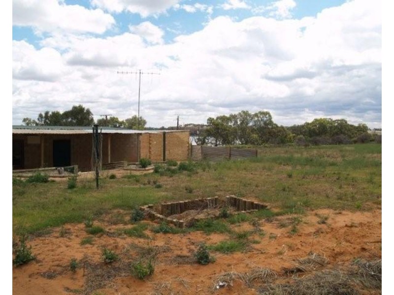 Lts 1, 3 and 4 Taylorville Road, Waikerie SA 5330